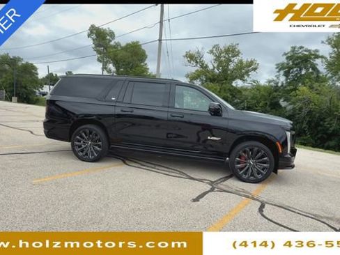 Used 2025 Cadillac Escalade ESV V image 9
