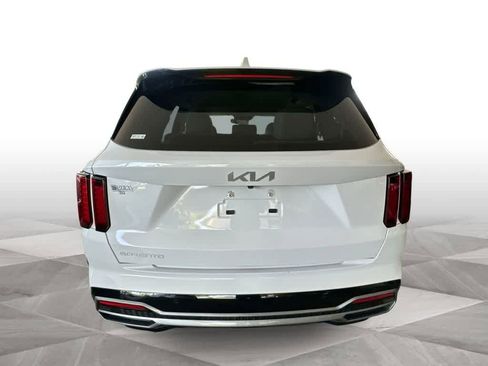 Certified 2023 Kia Sorento S FWD image 7