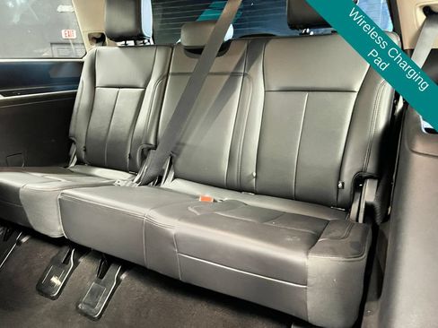 Used 2024 Ford Expedition XLT AWD/4WD image 21