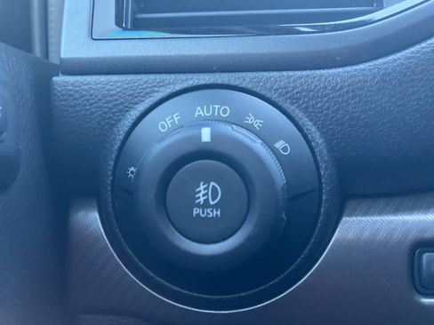 Used 2024 Nissan Titan PRO-4X w/ Pro-4x Convenience Package image 14