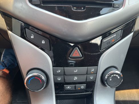 Used 2012 Chevrolet Cruze LT FWD image 19