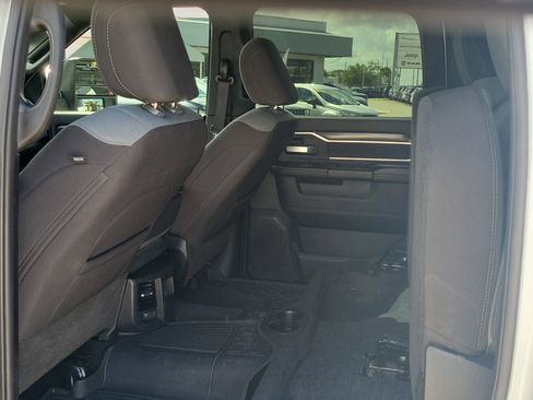 Used 2024 RAM 2500 Big Horn AWD/4WD image 14