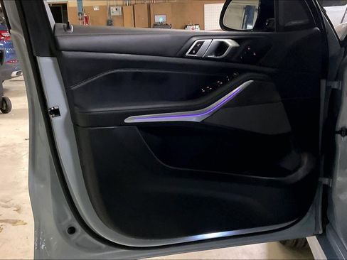 Used 2025 BMW X5 xDrive40i w/ M Sport Package image 21