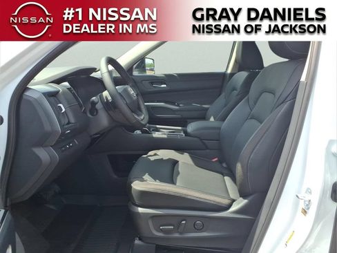 New 2026 Nissan Pathfinder SL FWD image 22