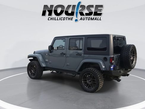 Used 2015 Jeep Wrangler Unlimited Sahara w/ Connectivity Group AWD/4WD image 6