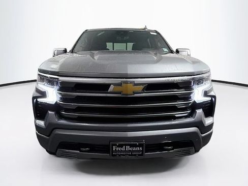 Used 2024 Chevrolet Silverado 1500 High Country w/ High Country Premium Package AWD/4WD image 2