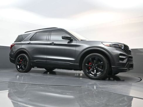 Used 2020 Ford Explorer ST w/ ST Street Pack image 13