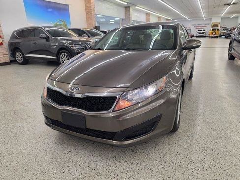 Used 2011 Kia Optima LX FWD image 1
