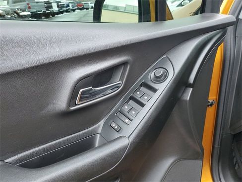 Certified 2017 Chevrolet Trax LT w/ Driver Confidence Package image 20