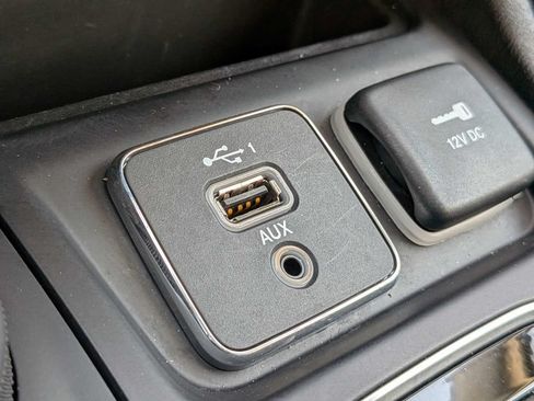 Used 2023 Jeep Cherokee Altitude Lux AWD/4WD image 22