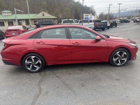 Used 2023 Hyundai Elantra Limited image 10