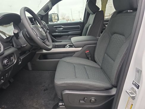 New 2026 RAM 1500 4x4 Crew Cab image 8