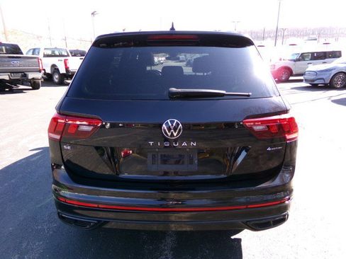 Used 2023 Volkswagen Tiguan SE R-Line image 8