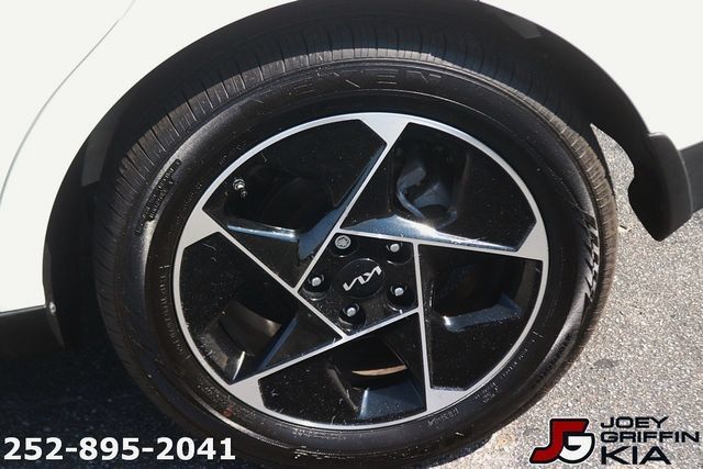 Certified 2025 Kia Soul EX FWD image 9