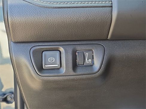 Used 2019 GMC Acadia SLT image 32