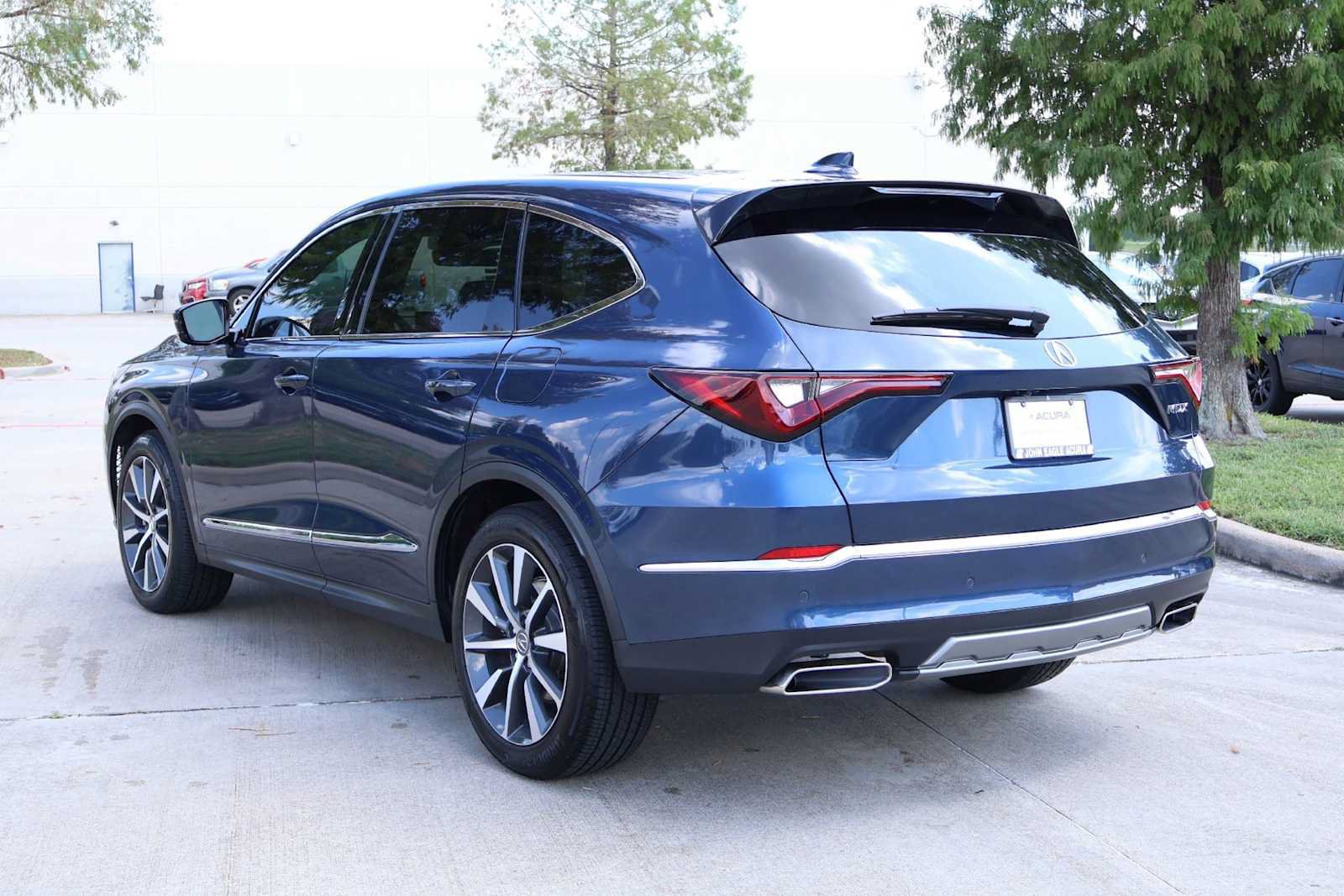 Certified 2026 Acura MDX w/ Technology Package FWD image 4
