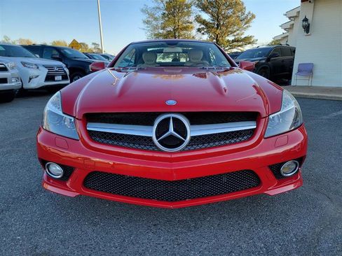 Used 2011 Mercedes-Benz SL 550 image 2