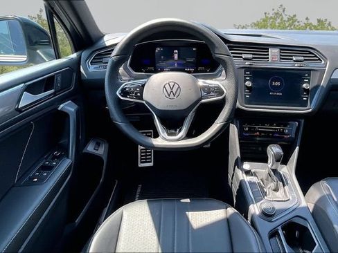 Used 2022 Volkswagen Tiguan SE R-Line AWD/4WD image 5