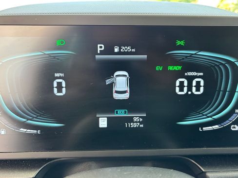 Used 2026 Kia Niro LX FWD image 40