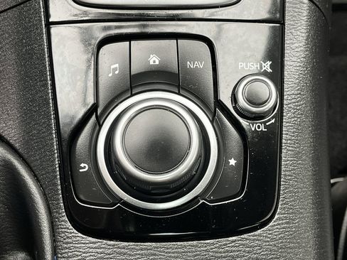 Used 2016 MAZDA MAZDA3 i Grand Touring image 16