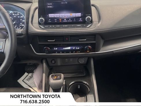 Used 2025 Nissan Rogue SV AWD/4WD image 16