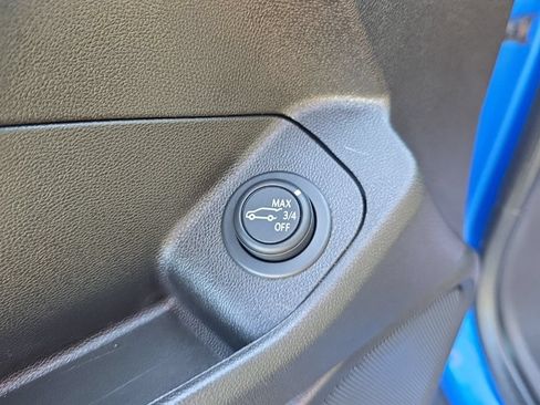 Used 2024 GMC Terrain SLT w/ LPO, Floor Liner Package AWD/4WD image 24