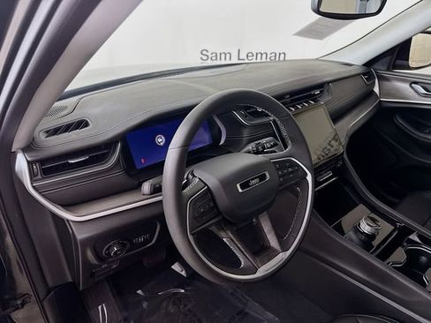 Used 2023 Jeep Grand Cherokee L Limited w/ Trailer Tow Group (B) image 9