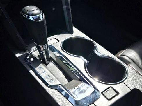 Used 2017 Chevrolet Equinox LT w/ Midnight Edition image 12