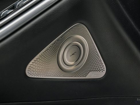 Used 2022 Mercedes-Benz S 580 4MATIC Sedan w/ AMG Line Package image 93