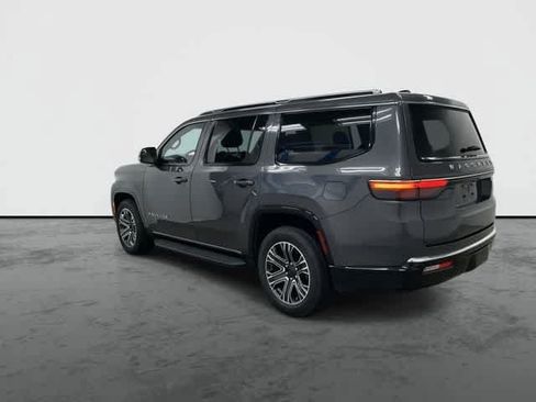 Used 2024 Jeep Wagoneer Series II w/ Flexible Seating Group RWD image 9