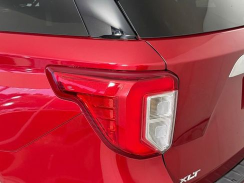 Used 2020 Ford Explorer XLT RWD image 13