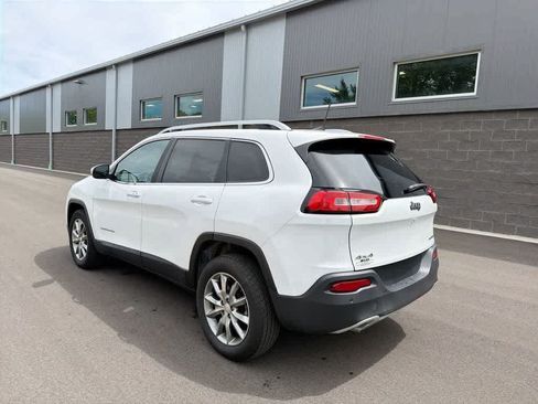 Used 2018 Jeep Cherokee Limited AWD/4WD image 11