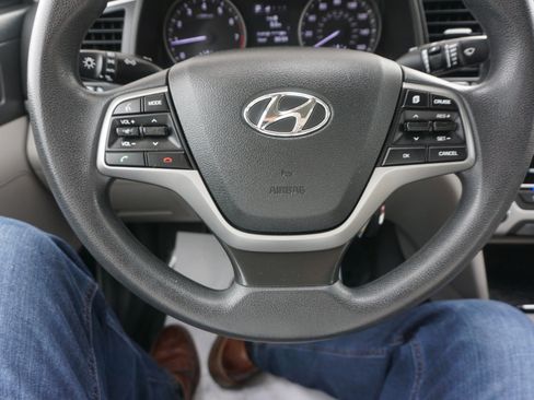 Used 2018 Hyundai Elantra SEL image 17