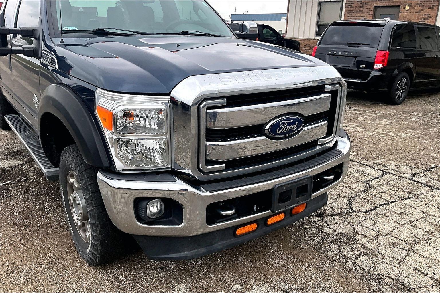 Used 2016 Ford F250 XLT w/ XLT Premium Package AWD/4WD image 4