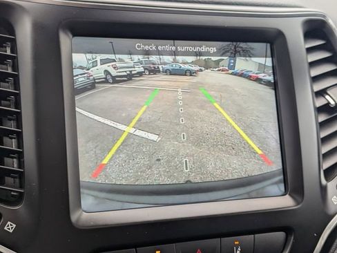 Used 2022 Jeep Cherokee Latitude Lux w/ Sun & Sound Group image 21