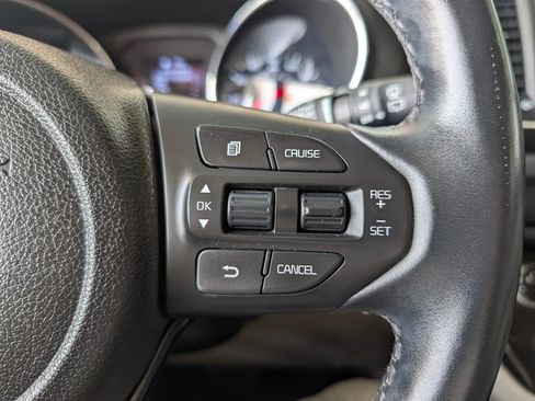 Used 2019 Kia Sedona EX FWD image 35
