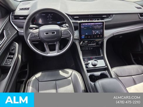 Used 2024 Jeep Grand Cherokee L Limited w/ Luxury Tech Group II AWD/4WD image 12