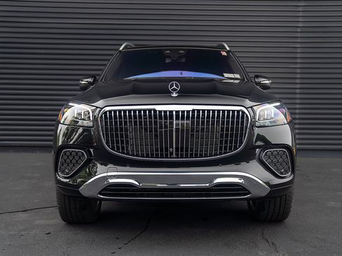 Used 2025 Mercedes-Benz Maybach GLS 600 4MATIC image 25