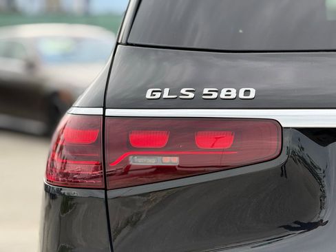 New 2026 Mercedes-Benz GLS 580 4MATIC image 8