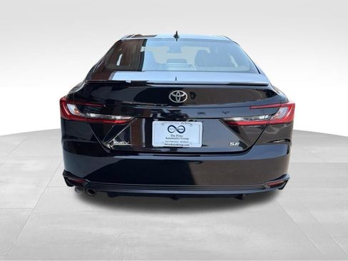 Used 2025 Toyota Camry SE FWD image 6
