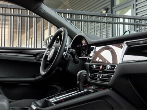 New 2026 Porsche Macan image 94