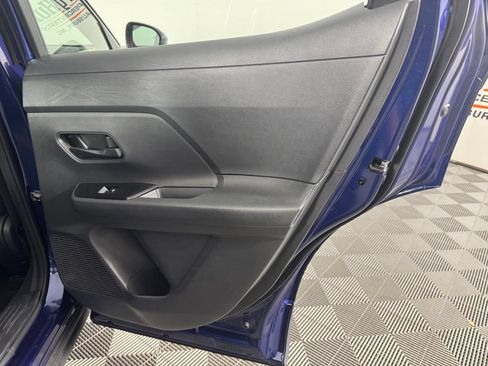 Used 2025 Nissan Kicks S AWD/4WD image 30