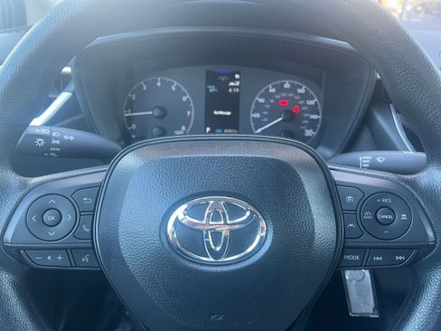 Used 2025 Toyota Corolla LE FWD image 27