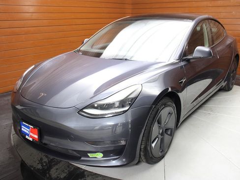 Used 2022 Tesla Model 3 Long Range AWD/4WD image 4
