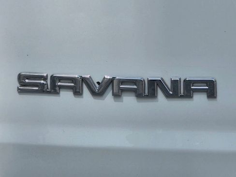 Used 2018 GMC Savana 2500 Extended w/ Enhanced Convenience Package image 40
