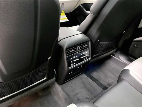 New 2026 Porsche Cayenne Coupe image 24