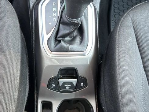 Used 2022 Jeep Renegade Sport w/ Sport Appearance Group image 38