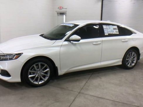 Used 2022 Honda Accord LX image 6