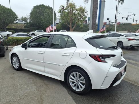 Used 2024 Toyota Corolla SE w/ SE Package FWD image 11