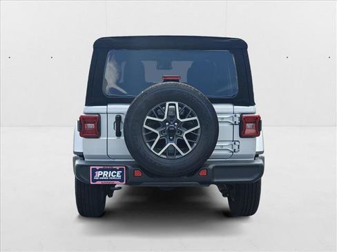 Used 2024 Jeep Wrangler Sahara image 6